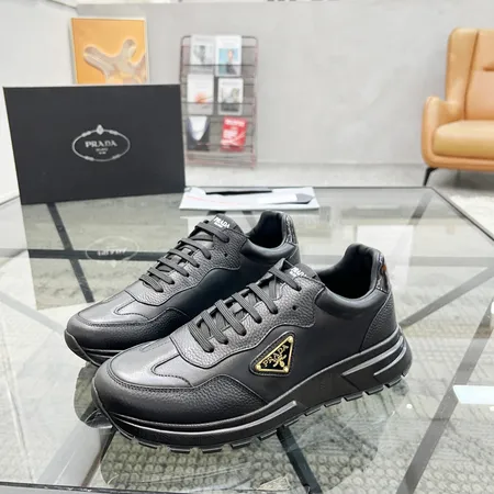 プラダ スニーカー