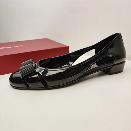 フェラガモ サンダル