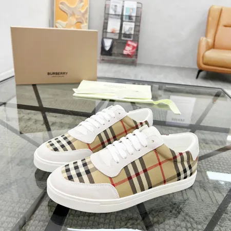 バーバリー ス カジュアルシューズ