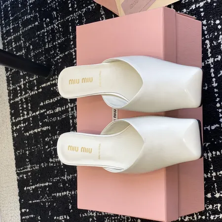 ミュウミュウ サンダル