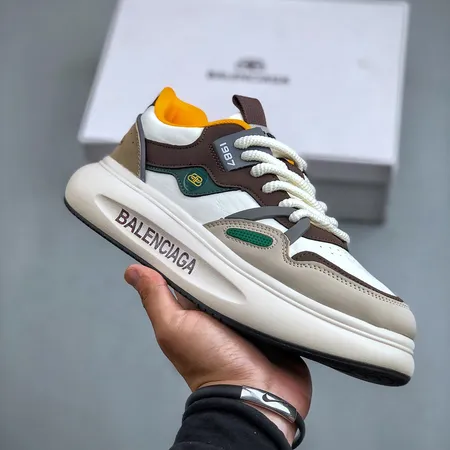 バレンシアガ カジュアルシューズ