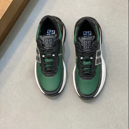 ジバンシィ スニーカー