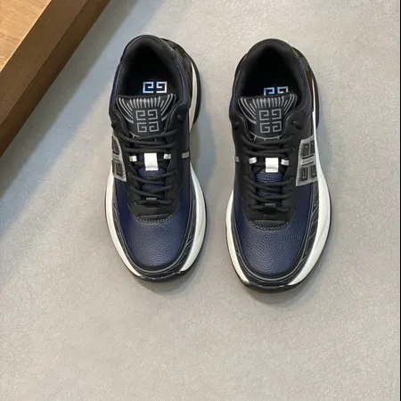 ジバンシィ スニーカー