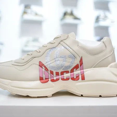 グッチ スニーカー