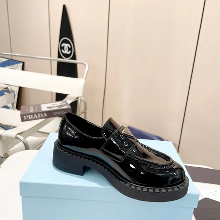 プラダ ビジネスシューズ