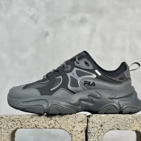 フィラ スニーカー