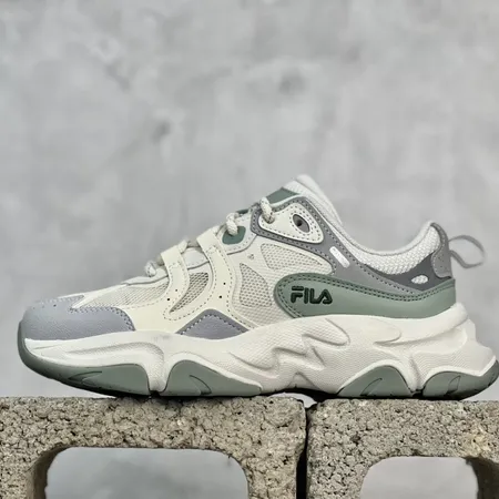 フィラ スニーカー