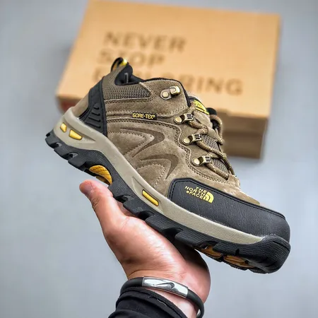 ノースフェイス スニーカー