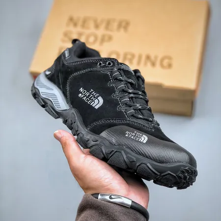 ノースフェイス スニーカー