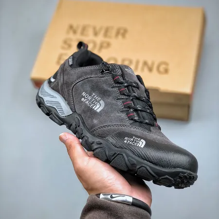 ノースフェイス スニーカー