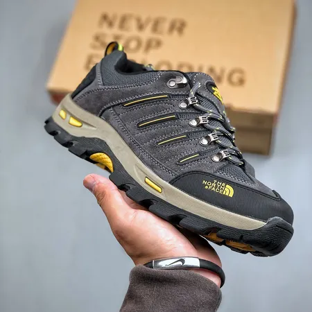 ノースフェイス スニーカー