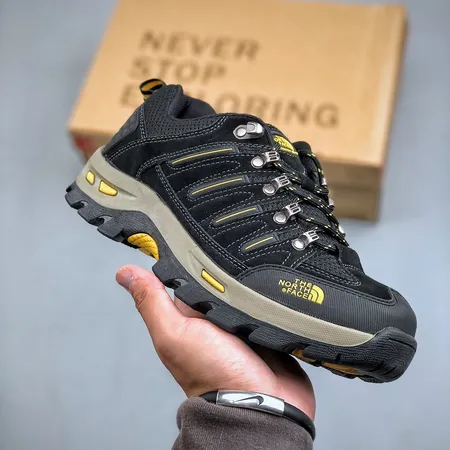 ノースフェイス スニーカー