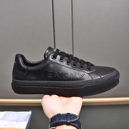 ジバンシィ カジュアルシューズ