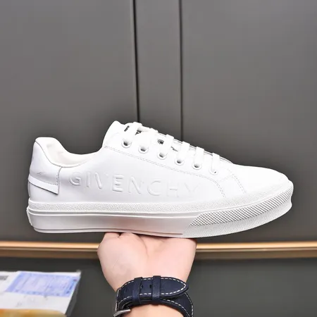 ジバンシィ カジュアルシューズ