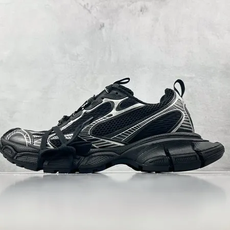 バレンシアガ スニーカー