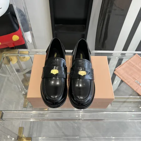 ミュウミュウ ビジネスシューズ