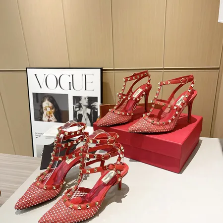 ヴァレンティノ サンダル