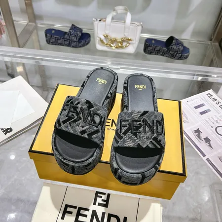 フェンディ スリッパ