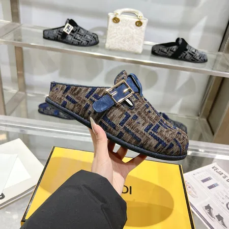 フェンディ スリッパ