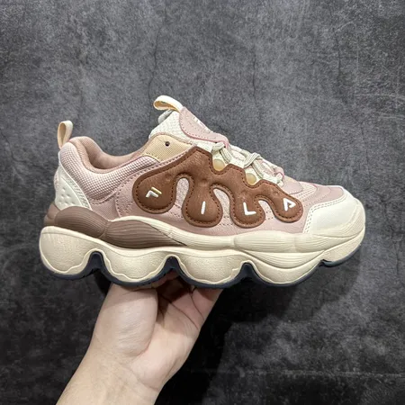 フィラ スニーカー