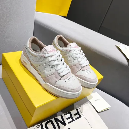 フェンディ カジュアルシューズ