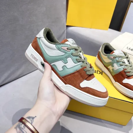 フェンディ カジュアルシューズ