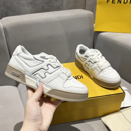 フェンディ カジュアルシューズ
