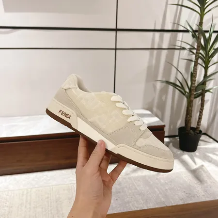 フェンディ カジュアルシューズ