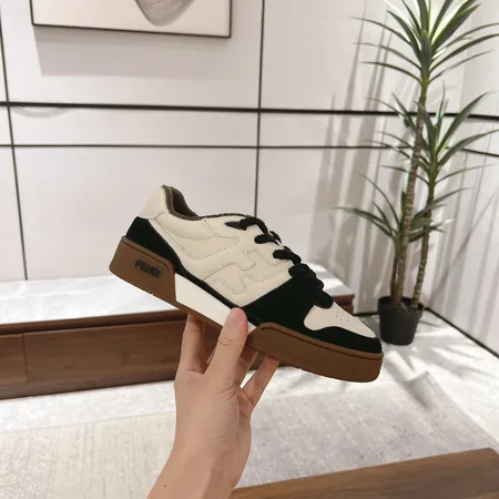 フェンディ カジュアルシューズ