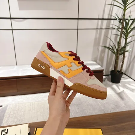 フェンディ カジュアルシューズ