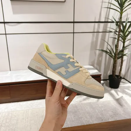 フェンディ カジュアルシューズ