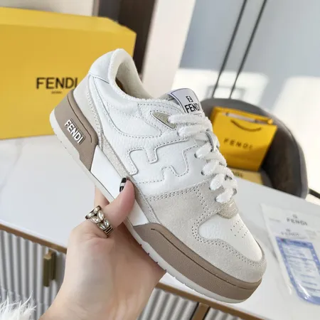 フェンディ カジュアルシューズ