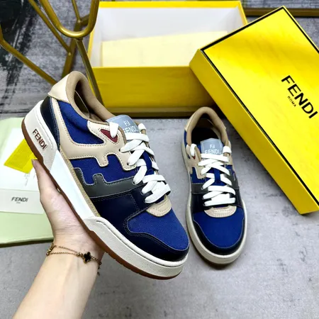 フェンディ カジュアルシューズ