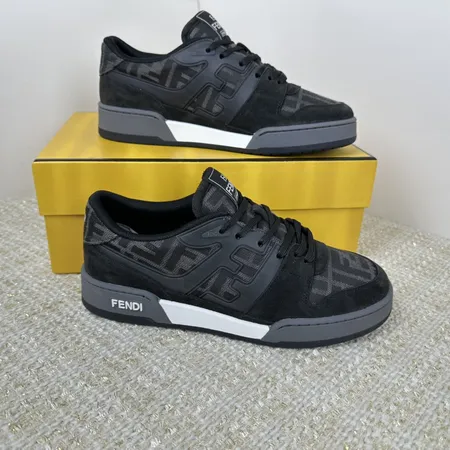 フェンディ カジュアルシューズ