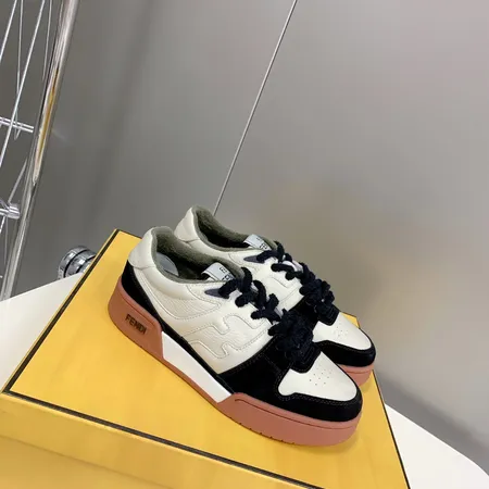 フェンディ カジュアルシューズ