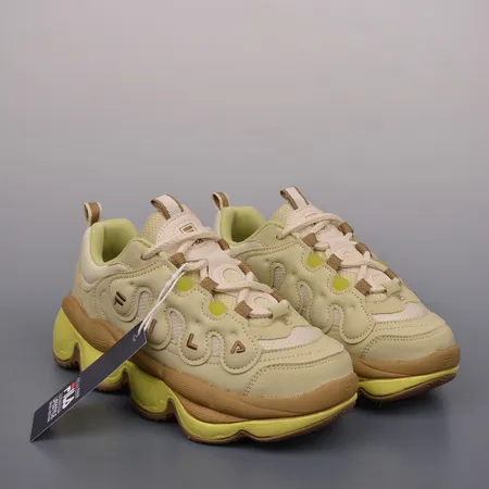 フィラ スニーカー