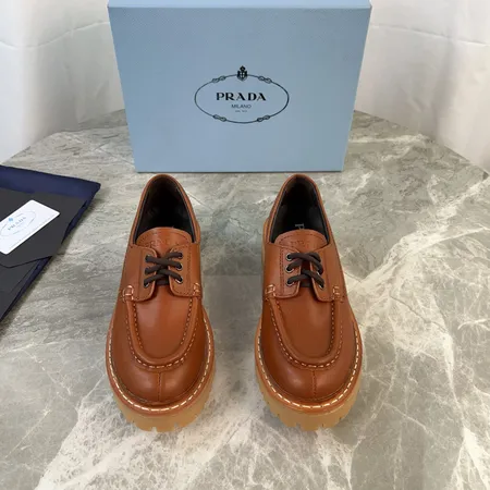 プラダ カジュアルシューズ