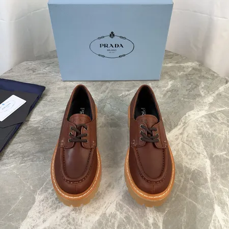 プラダ カジュアルシューズ