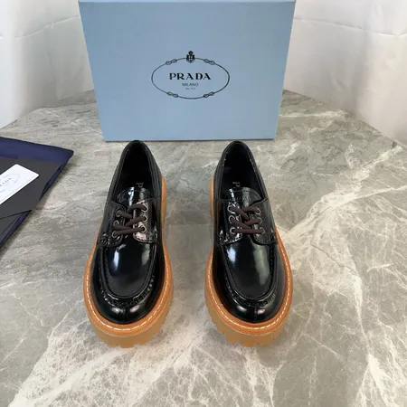 プラダ カジュアルシューズ