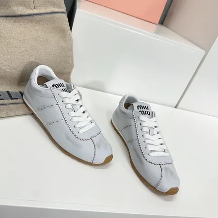 ミュウミュウ カジュアルシューズ