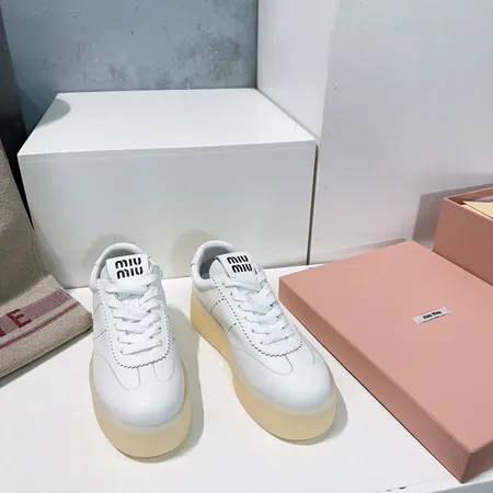 ミュウミュウ カジュアルシューズ