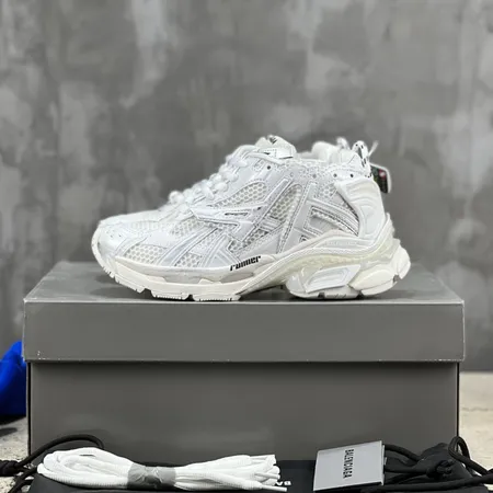 バレンシアガ スニーカー