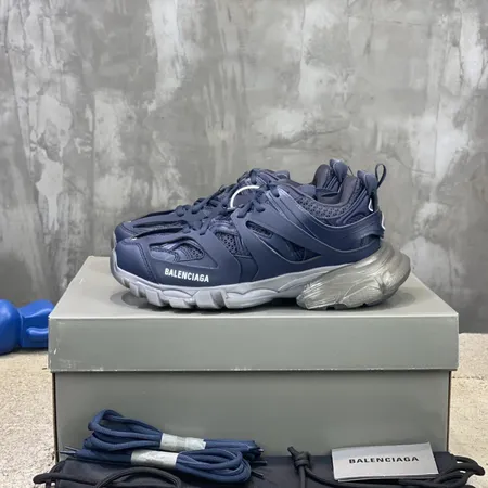 バレンシアガ スニーカー