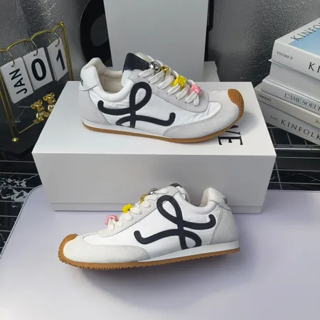 ロエベ スニーカー