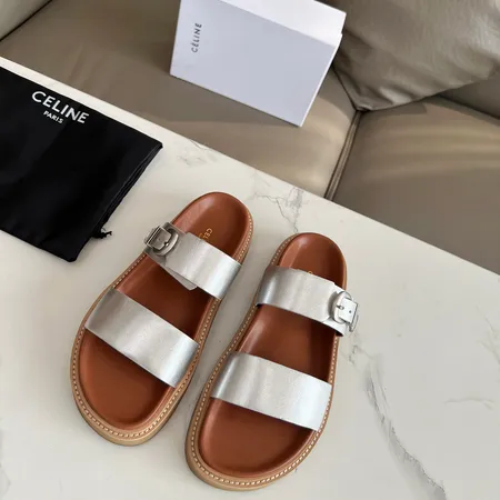 セリーヌ スリッパ