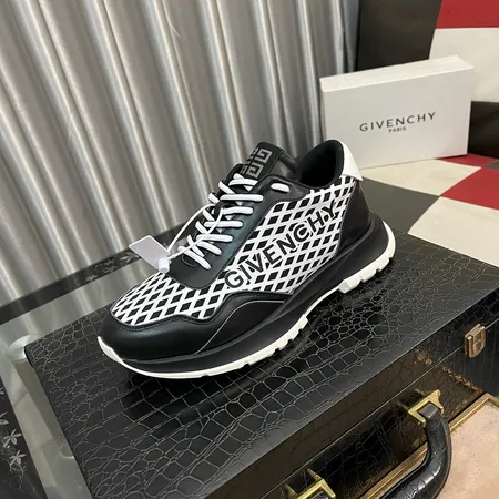 ジバンシィ スニーカー