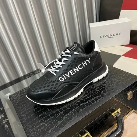 ジバンシィ スニーカー