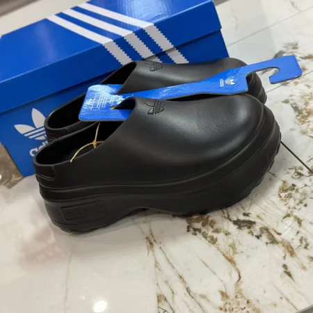 アディダス スリッパ