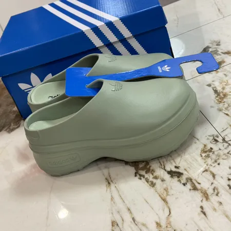 アディダス スリッパ