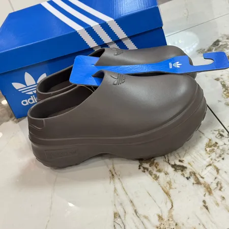 アディダス スリッパ